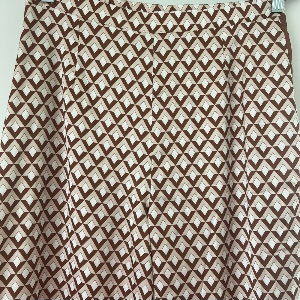 Seven Wonders Milani Chocolate Geo Satin Pant & Scarf Top Set- Large (US 8) - Picture 5 of 11